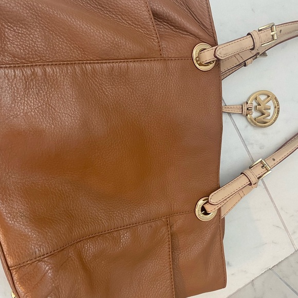 Tan Michael Kors handbag - Picture 6 of 6